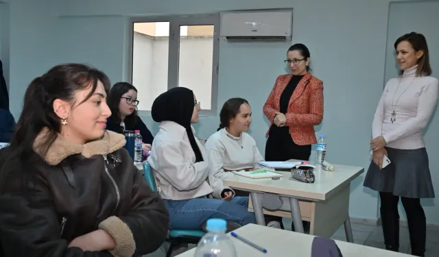 Manisa'da üniversite adaylarına kariyer rehberliği