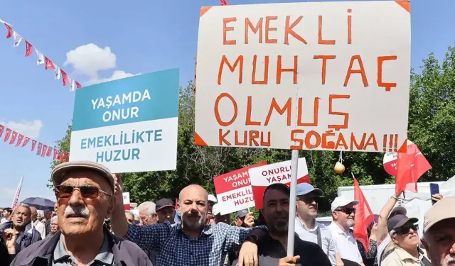 Emekliler tepkili: İkramiye değil sadaka