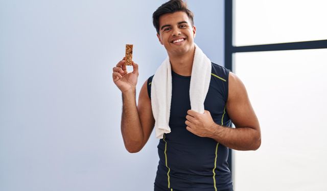 Ulaş Utku Bozdoğan ile Evde Doğal Protein Bar Yapımı
