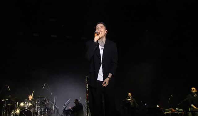 Manisa'da festival kapsamında Can Bonomo konser verdi