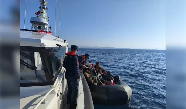 İzmir'de 74 düzensiz göçmen kurtarıldı