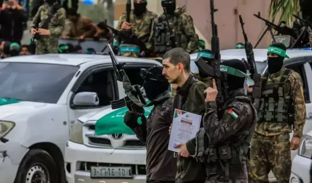 Hamas, İsrail'in Gazze'den tamamen çekilmesi karşılığında tüm rehineleri teslim etmeye hazır