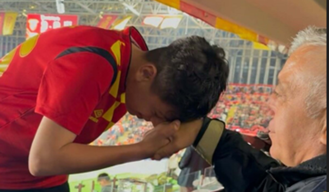Göztepe taraftarı Yiğit, emniyet müdürünün elini öperek özür diledi