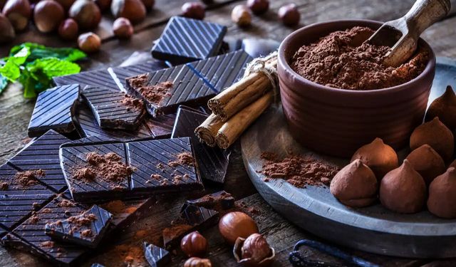 Bitter çikolatanın şaşırtan etkisi: 30 günde tansiyonu 7 puan düşürebiliyor!