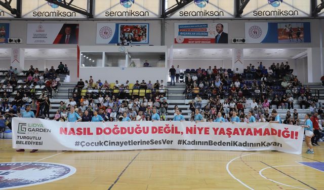 Turgutlu Belediye Başkanı Akın: Kadını sporda ve hayatın her alanında destekleyeceğiz