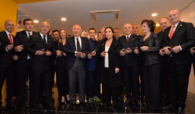 Filiz Akın Köksal Özel Sanat Koleksiyonu Salonu açıldı