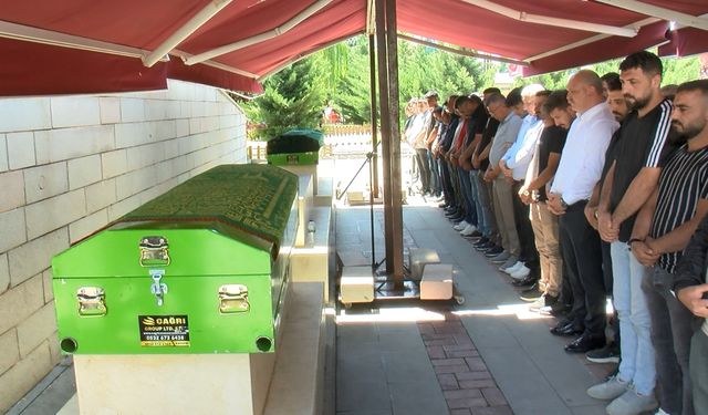 Ankara'da lityum fabrikasındaki sızıntıda ölen 2 işçi, toprağa verildi