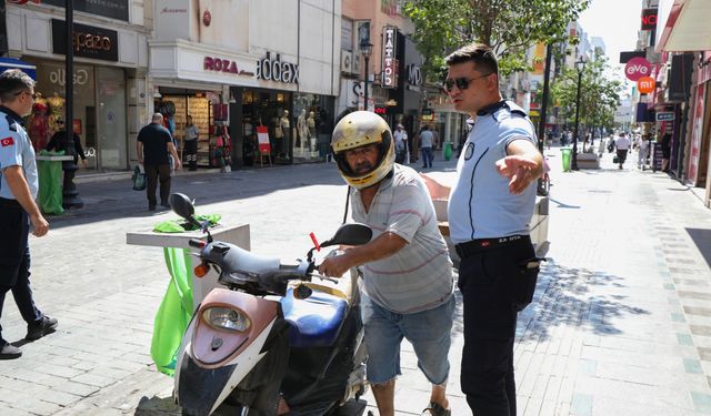 Yaya yollarında scooter ve motora geçit yok!