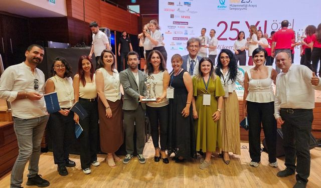 İzmir Büyükşehir Mükemmelliği Arayış Sempozyumu’ndan ödülle ayrıldı
