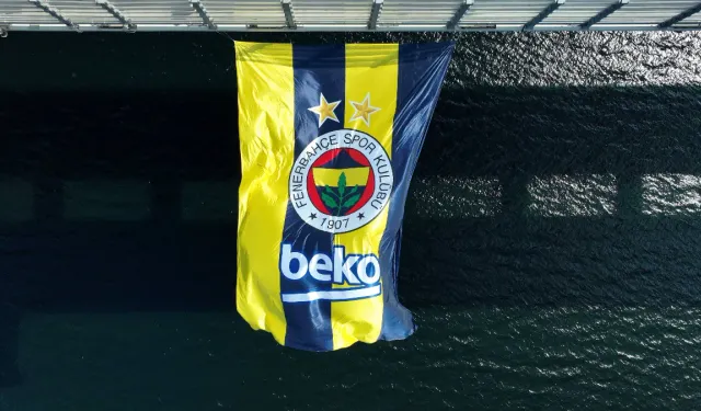 Fenerbahçe'nin Şampiyonluk Coşkusu İki Köprüde Dalgalandı!
