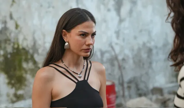 Demet Özdemir’den Eşref Rüya setine özel dokunuş!