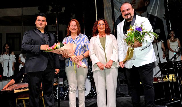 Usta ve Çırak Tenorlar Çeşme’de Büyüledi