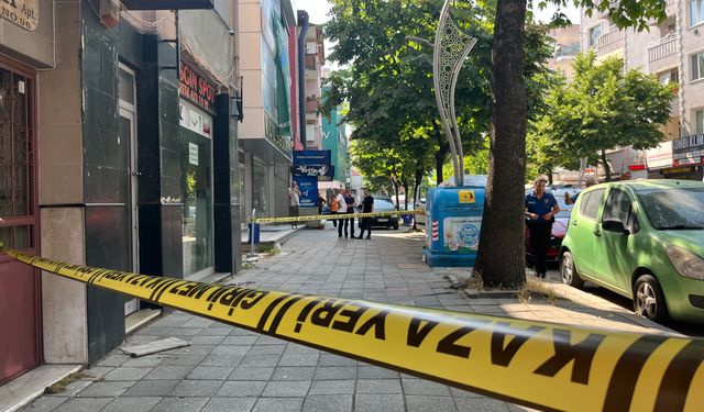 Akıl almaz olay... Cadde ortasında başından vuruldu!