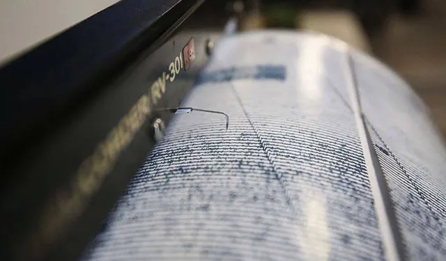 Ege sallanıyor! Balıkesir'de yine deprem oldu