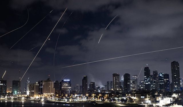 İran-İsrail gerilimi: Füzeler Tel Aviv'i vurdu, ölü sayısı artıyor!