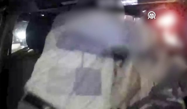 İzmir'de "yolu uzattın" kavgası kamerada