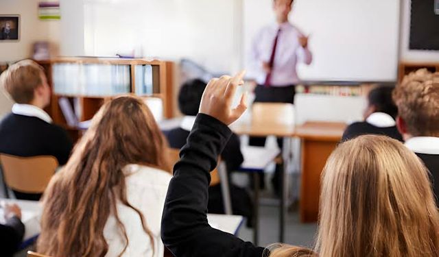 Kolej ücretleri cep yakıyor