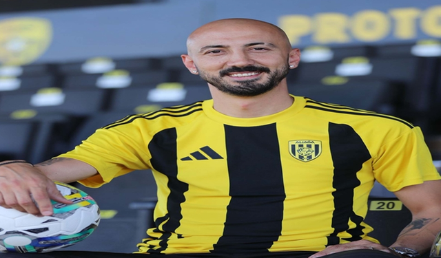 Aliağa FK Ahmet İlhan'la imzaladı