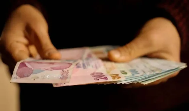 Kamu işçisinde nefesler tutuldu: Masada yüzde 20, sokakta grev hazırlığı!