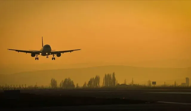 Katar ve Kuveyt hava sahasını yeniden açtı!