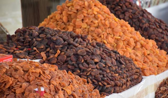 Zirai donun ağır faturası: Kuru kayısı ihracatında sert düşüş!