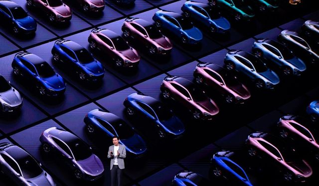 Xiaomi'nin elektrikli SUV'u YU7, Tesla'ya meydan okuyor: İlk 18 saatte 240 bin kesin siparişle rekor kırdı!