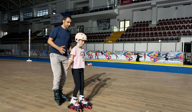 İzmir’de yazın paten keyfi: Büyükşehir’in tekerlekli paten kursu için kayıtlar başlıyor!