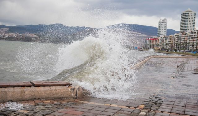 İzmir'in Unutulan Tehdidi: Tarihin En Büyük Dalgası ve Yaklaşan Tsunami Riski