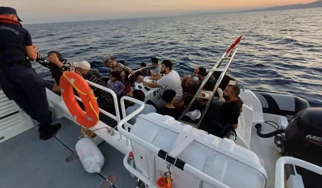 İzmir açıklarında düzensiz göçmen alarmı: Lastik botlarda 81 kişi yakalandı