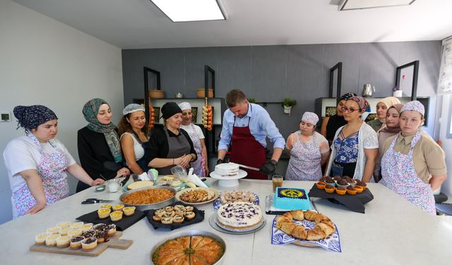 Kadın eliyle değişen Buca: Pastacılık kursu istihdam kapısı oldu