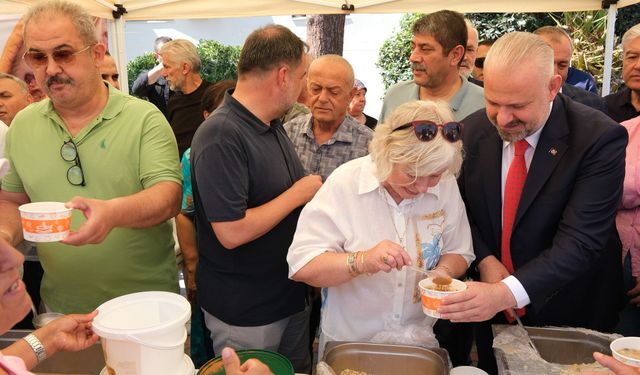 İzmir Menemen'de 30 yıllık acı unutulmadı: "Unutan tekrar yaşar" çığlığıyla Srebrenitsa anıldı!