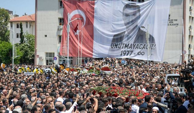 Ferdi Zeyrek vefatının 40. gününde Manisa genelinde anılacak!