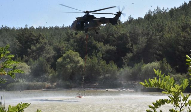 İzmir Buca'daki orman yangını 2'nci gününde; ekipler alevlerin arasında kaldı!