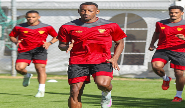 Göztepe'de savunmada rekabet üst seviyede