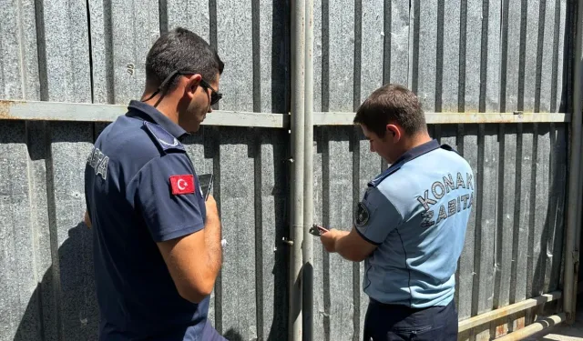 Konak’ta hurdacılara geçit yok: Kaçak depolar ikinci kez mühürlendi