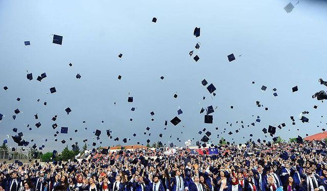 Vakıf üniversitelerinde rekor zam dalgası: Bir yıllık eğitim 500 bin liraya dayandı!