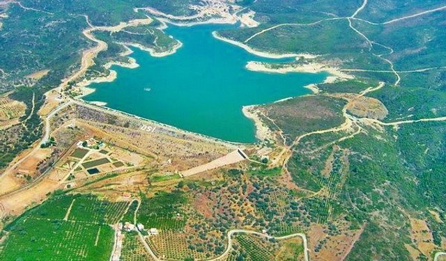 İzmir'de kuraklık alarmı: Barajlar SOS veriyor, Tahtalı ve Gördes dip seviyesinde!