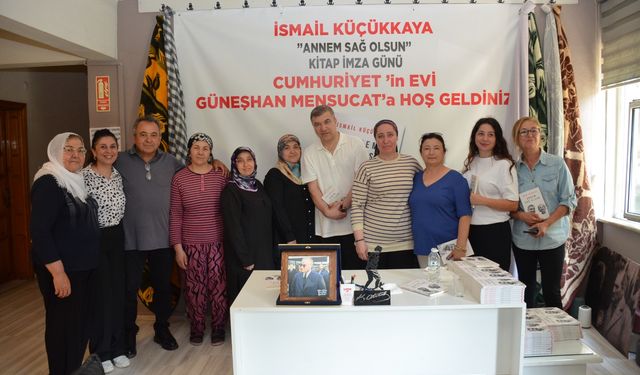 İsmail Küçükkaya'nın “Annem Sağ Olsun” Kitabına Uşak'ta Yoğun İlgi