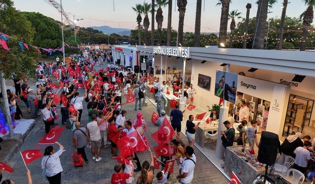 Bayraklı’da Zafer Bayramı gün boyu süren coşkuyla kutlandı