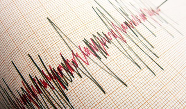 Rusya'da 6.7’lik deprem panik yarattı