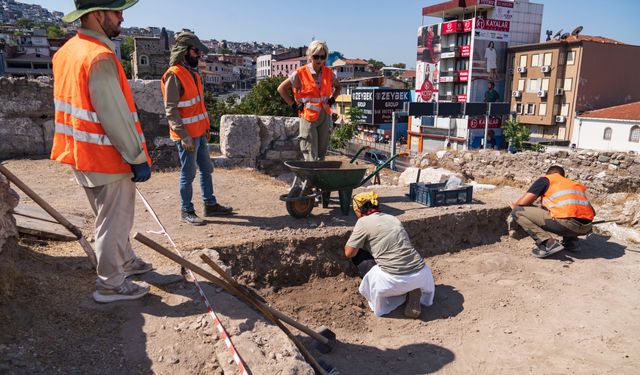 İzmir Büyükşehir’den Smyrna Antik Kenti’ne tarihi destek