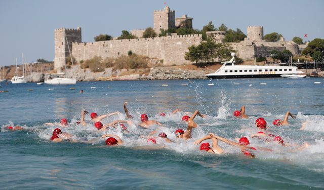 Bodrum’da ‘Sağlığa Kulaç At’ etkinliği renkli görüntülere sahne oldu
