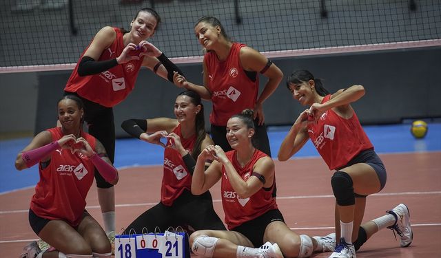 İzmir'de Aras Kargo yeni sezona erken start verdi: Hedef play-off ve Avrupa kupaları