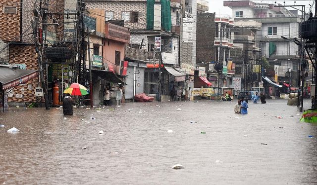 Pakistan'da sel felaketi