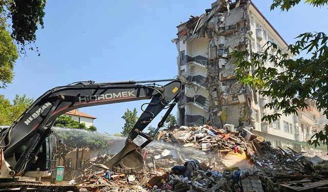 Balıkesir ve Manisa’da 1036 bağımsız bölüm ağır hasarlı
