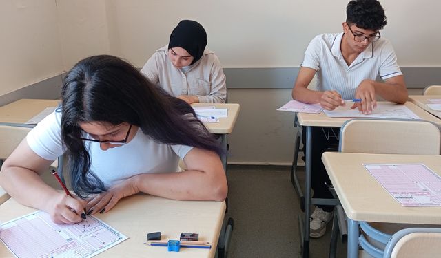 Bayraklı’da gençlere ücretsiz üniversite hazırlık desteği