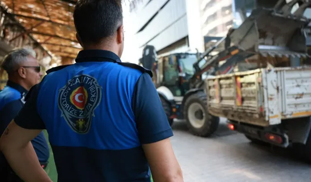 Bayraklı’da kaldırım işgallerine sıkı denetim: Uymayana ceza kapıda