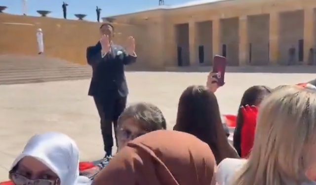 Anıtkabir'de atılan sloganlara tepki: 'Bu ayıba gerek yok'