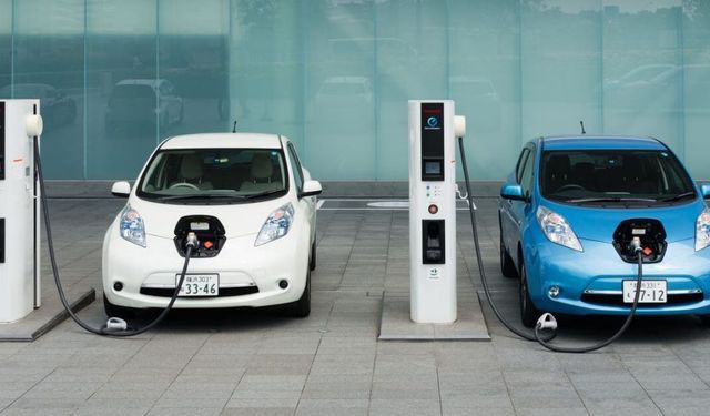 İzmir’de Elektrikli Araç Satışları Hızla Artıyor: Şarj Alt Yapısı Ne Durumda?