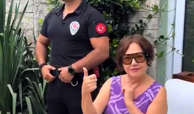 Karşıyakalı Nazan Öncel’den sürpriz video: “Yakışıklı güvenlik” ile sosyal medyayı salladı